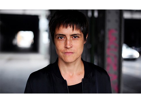 Irati Elorrieta, idazlea: “Errealitatetik abiatzen naiz eta hortik aurrera egoerak sortzen ditut”