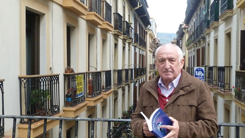 Irekia izango da bihar Anjel Lertxundirekin zabalduko den "Harixa Emoten" irakurketa taldeko saioa