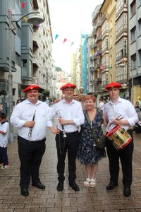 Iruñeko erraldoiek eta antzerkiak girotu zuten arratsaldea