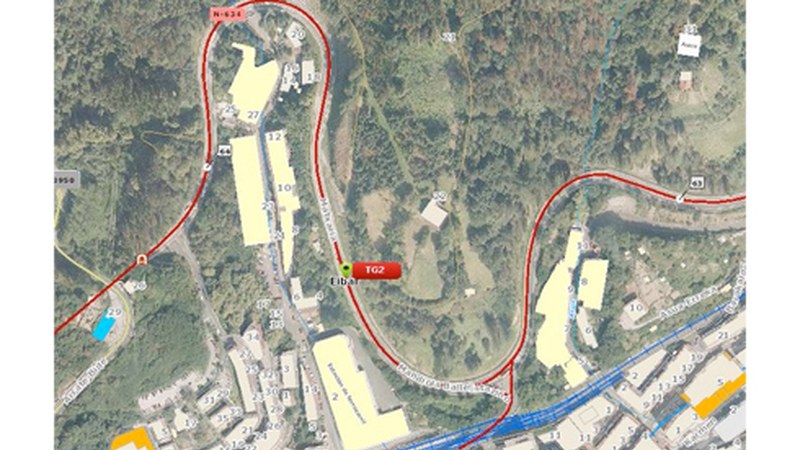 Istripua gertatu da bariantean eta errepidea itxita dago