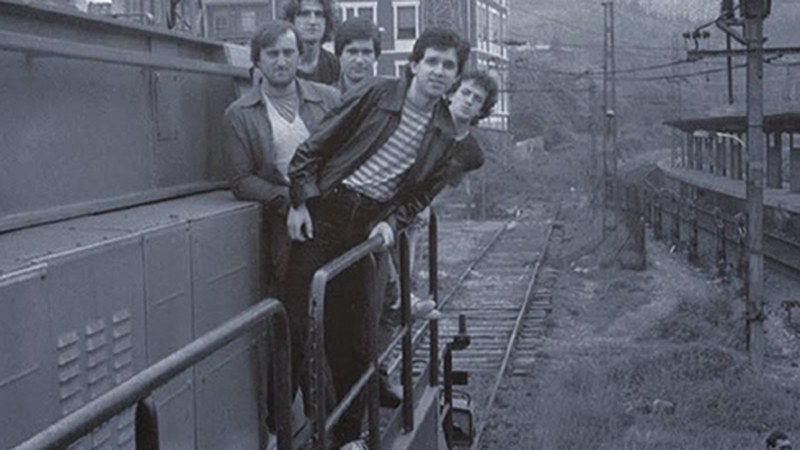 Itoiz taldeak 1982ko Sanandresetan Astelena frontoian eman zuen kontzertuaren bideoa berreskuratu du Udal Artxiboak