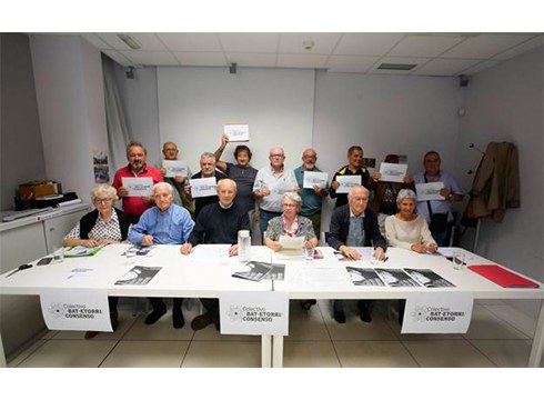 Itxialdia arintzean pertsona nagusiak ez diskriminatzea eskatu du ‘Bat Etorri’ elkarteak