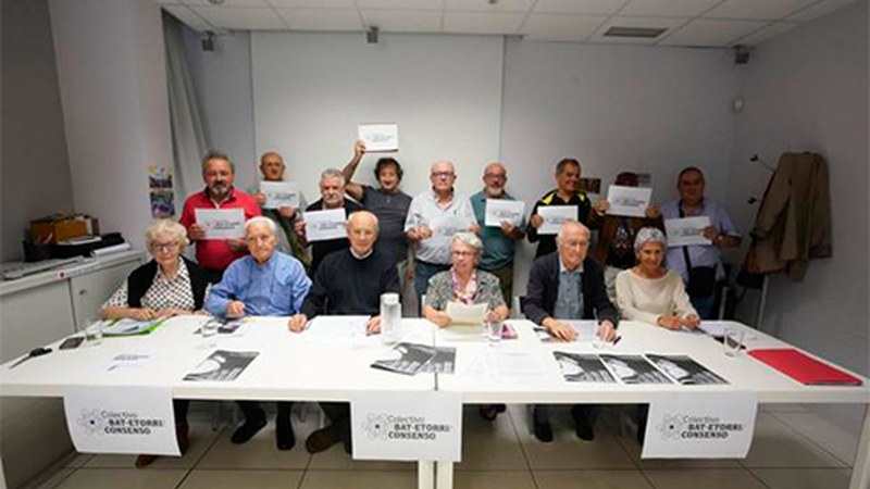 Itxialdia arintzean pertsona nagusiak ez diskriminatzea eskatu du ‘Bat Etorri’ elkarteak