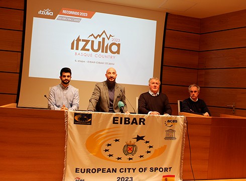 Itzulia-ren etapa nagusia eta Itzulia Basque Challenge World Tour mailako proba zikloturista aurkeztu dituzte