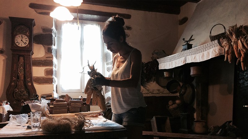 Izaskun Urkijo: “Bizkarsoro pelikulak hizkuntza baten heriotzaz egiten du berba, autopsia bat da"