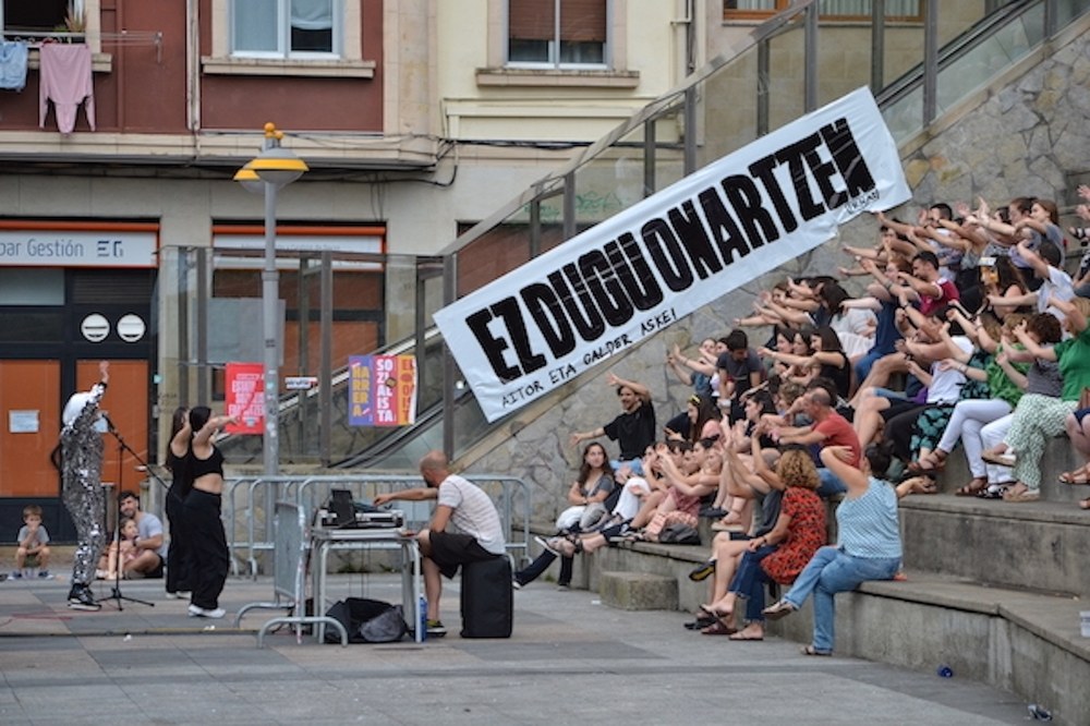 Jaixak Herrixak Herrixandakok txosnagunearekin gertatutakoa azaldu du sare sozialen bitartez