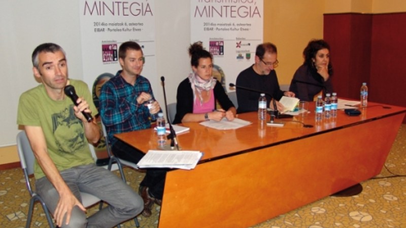 Jarraitu zuzenean Euskararen Transmisioaren mintegia #mintegia