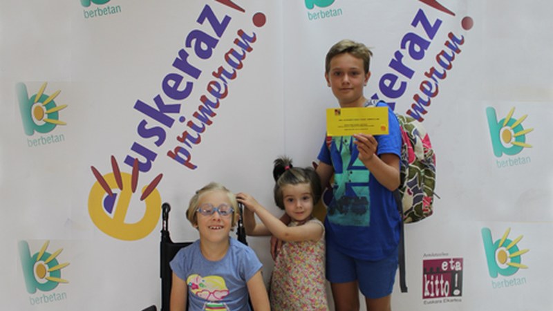 Jaso dute saria udako merkealdien azokako zozketako irabazleek