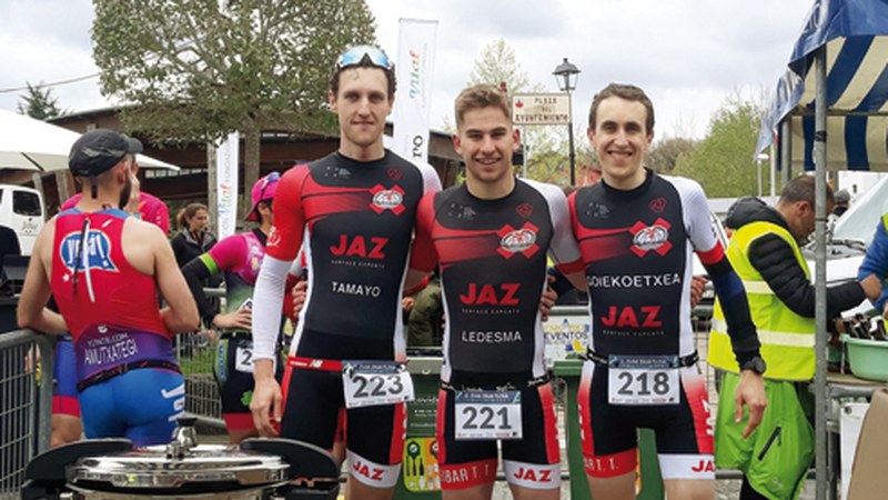 JAZ Eibar Triatloi hirugarren Zuiako Duatloiko taldekako sailkapenean