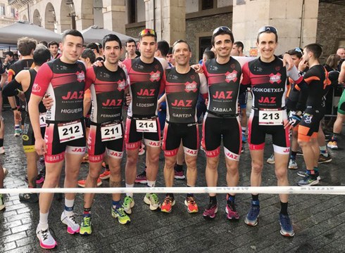 JAZ Eibar Triatloi taldea zazpigarren izan zen taldeka Oñatiko Duatloian