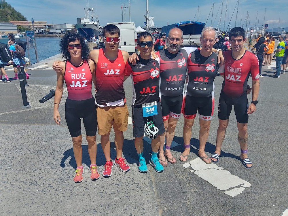 JAZ taldeko bi ordezkari izan ziren Getariako triatloi sprinteko podiumean