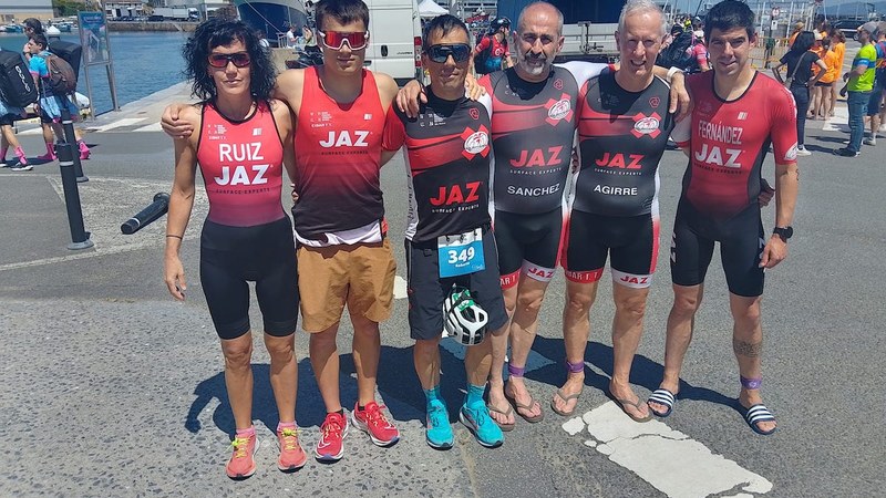JAZ taldeko bi ordezkari izan ziren Getariako triatloi sprinteko podiumean