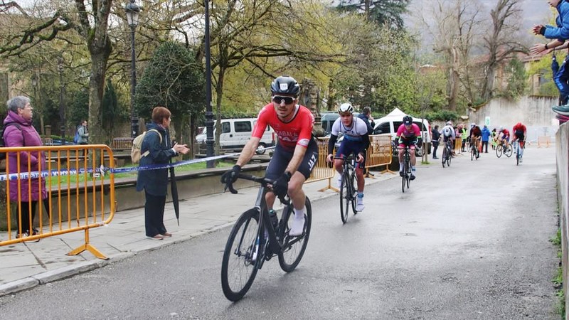 JAZ taldeko ordezkariak maila onean Euskadiko Duatloi Txapelketan