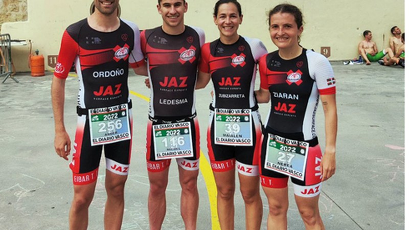 JAZ Triatloi taldea Getariako triatloi mitikoan izan zen