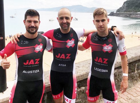 JAZ Triatloi Taldeak bost ordezkari izan zituen Zarauzko triatloian