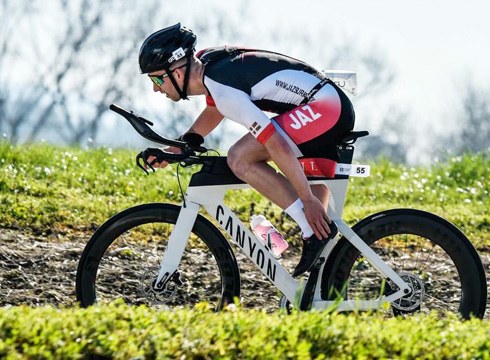JAZ triatloi taldeko Miguel Ledesma laugarren izan zen Kantabrian jokatutako duatloian