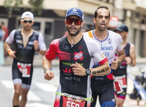 JAZ Eibar Triatloiko Aitziber Urkiolak 8. postuan amaitu zuen Zarauzko triatloi ospetsua