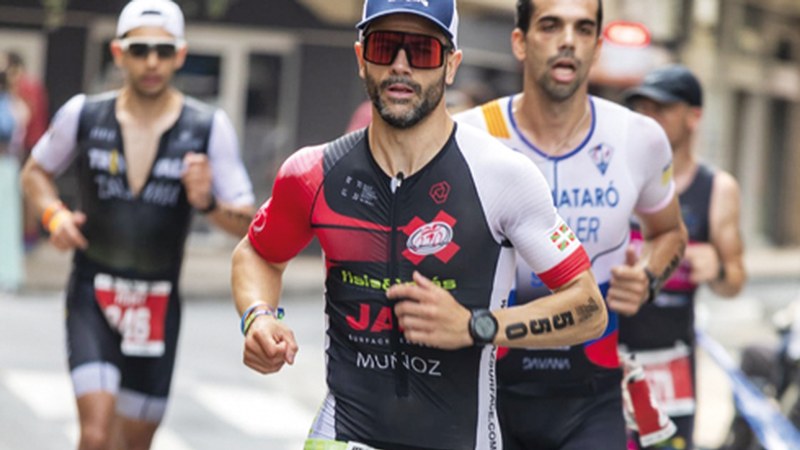 JAZ Eibar Triatloiko Aitziber Urkiolak 8. postuan amaitu zuen Zarauzko triatloi ospetsua