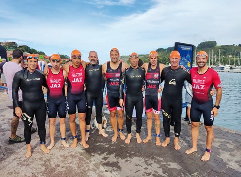 JAZ taldeak hamarrekoa aurkeztu zuen Zumaiako Triatloian