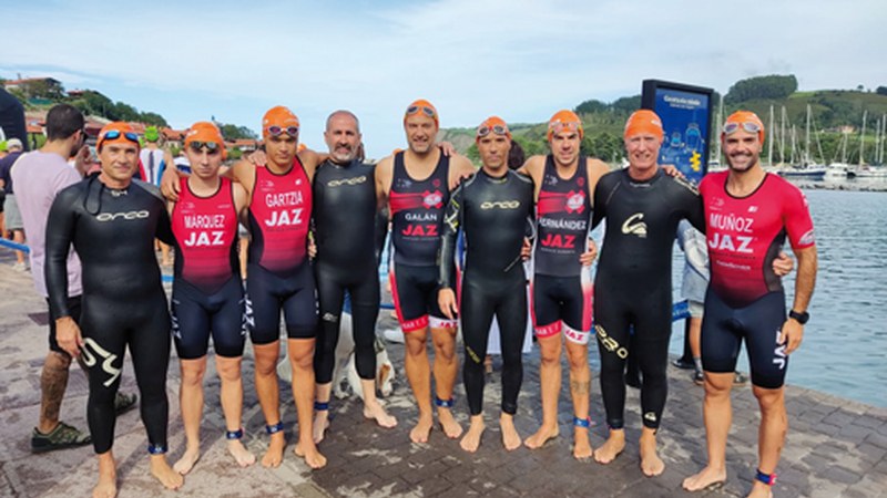 JAZ taldeak hamarrekoa aurkeztu zuen Zumaiako Triatloian