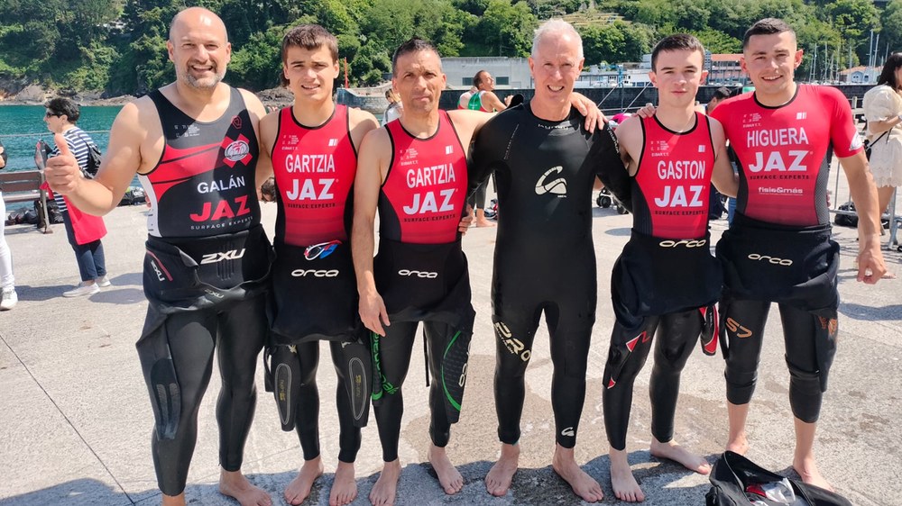 JAZeko sei ordezkari izan ziren parte hartzen Mutrikuko Triatloian