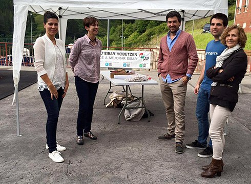 Jeltzaleek Orain Eibar abiatu dute, eibartarrek herria nola ikusten duten zuzenean jasotzeko