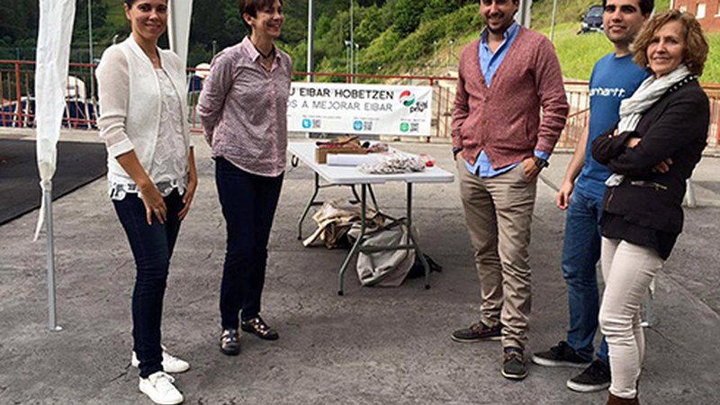 Jeltzaleek Orain Eibar abiatu dute, eibartarrek herria nola ikusten duten zuzenean jasotzeko