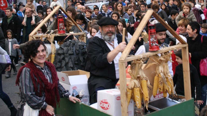 Jendetza batu du Olentzeroren kalejirak
