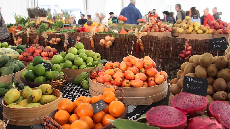 Jendetza ibili da aurtengo San Andres Azokan