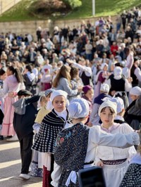 Jendetza ibili da aurtengo San Andres Azokan