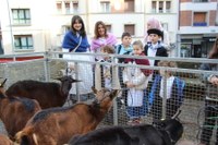 Jendetza ibili da aurtengo San Andres Azokan