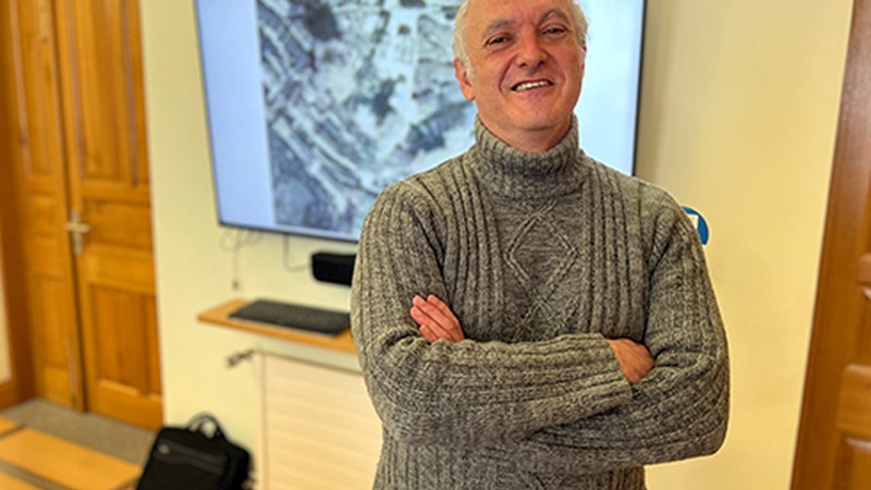 Jesus Gutierrez, historialaria: “Herriaren %75 txikituta geratu zen bonbardaketen ondorioz”