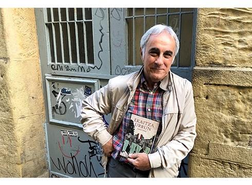 Joanes Urkixo, idazlea: “Literatura bazterrean ezin nuela utzi erabaki dut”
