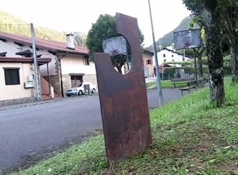 Joaquin Beltran eta Alberto Sololuze gogoratzeko oroigarria ipini dute Eitzagan