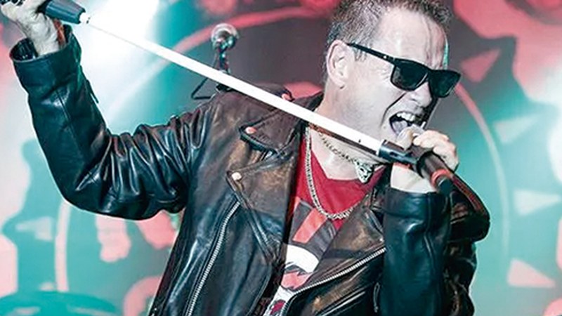 JOHAN CHEKA: “Iruditzen zait Coliseoko publikoak denbora gutxi iraungo duela bere tokian eserita”