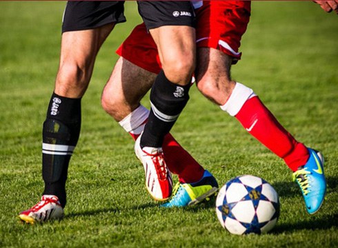 Jokalari batek jota, foball-7ko epaile bat ingresatu zuten Mendaron