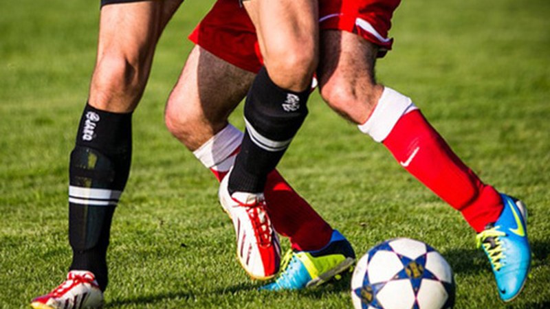 Jokalari batek jota, foball-7ko epaile bat ingresatu zuten Mendaron