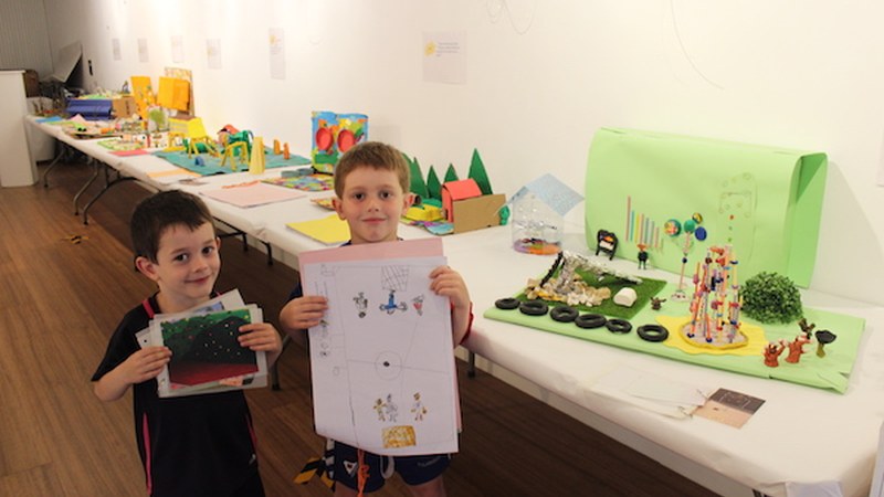 "Jolastokien eraldaketan murgilduta" erakusketa