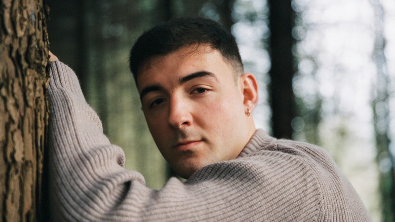 JON ALONSO: “Musikaz gain, beti eduki dut antzerki grina piztuta”