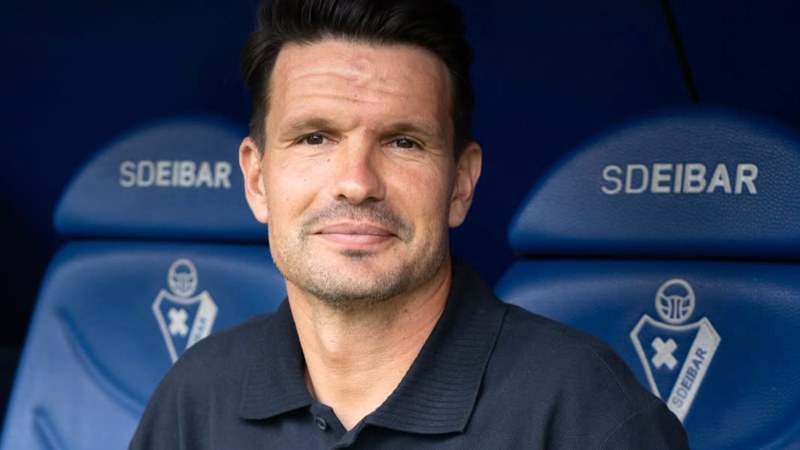 Jon Errasti SD Eibar-era itzuli da eta hirugarren taldea entrenatuko du