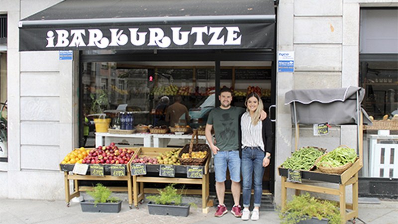 Jon eta Oihane, Ibarkurutze fruta-denda: “Giro berezia sortu da bezeroen eta gure artean”