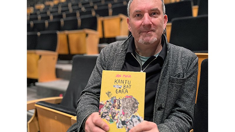 Jon Maia: “Jendeari ikusarazi nahi nion, oso txikiak izan arren, oso handia den historia baten parte garela”