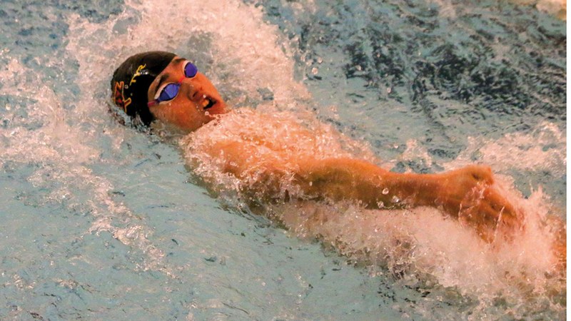 Jon Osa igerilariak Euskadiko marka egin du 100 bizkarrean