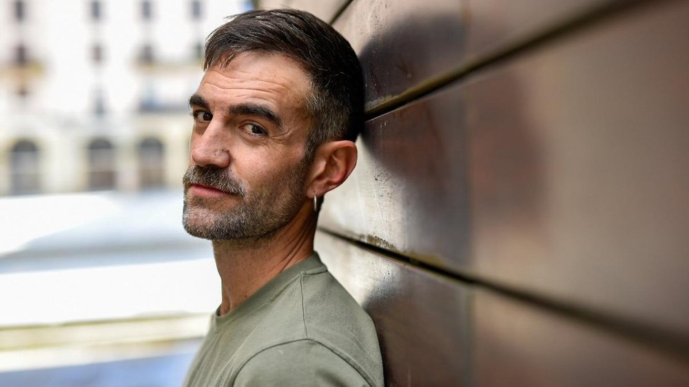 JON PLAZAOLA: “Beste lan batzuetan aritu arren, inoiz ez dut nahi izan bakarrizketei lotzen ninduen hari hori eten”