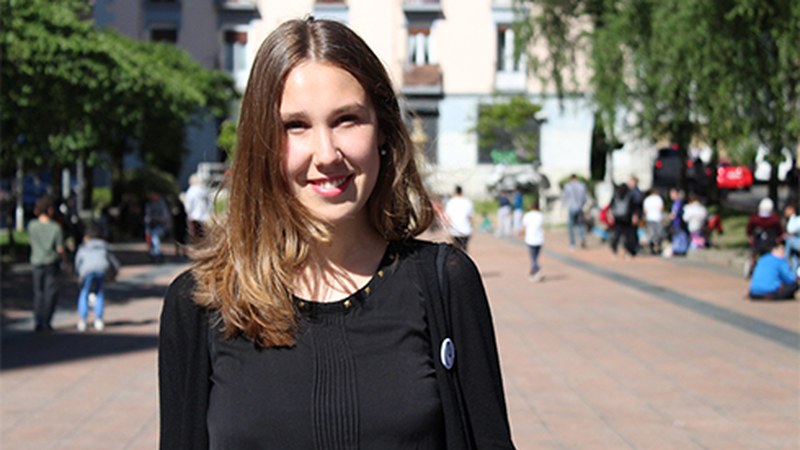 Jone Amuategi, bioteknologian graduatua: “Bioteknologia bokaziozko lana da eta egiten duguna bizi dugu”