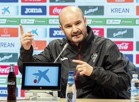 Jordi Ferron entrenatzaileak ez du jarraituko Eibar FT zuzentzen hurrengo denboraldian