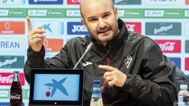 Jordi Ferron entrenatzaileak ez du jarraituko Eibar FT zuzentzen hurrengo denboraldian
