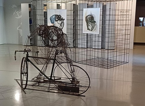 Jose Zugastiren "Txirrindularia" aldi baterako erakusketa zabalduko dute gaur Armagintzaren Museoan