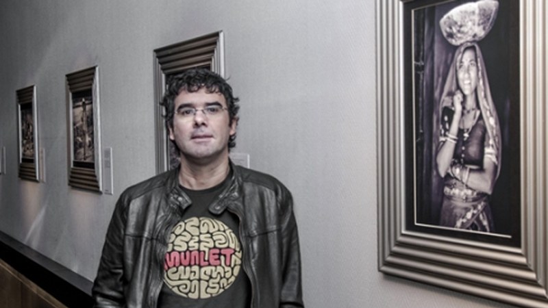 Joseba Arginzoniz, argazkilaria: “Hirietan eraikinak ateratzen ditut, baina jendea interesatzen zait”