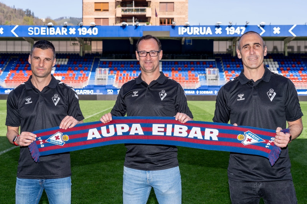 Joseba Etxeberriak 2025. urtera arte luzatu du kontratua Eibar KE-rekin